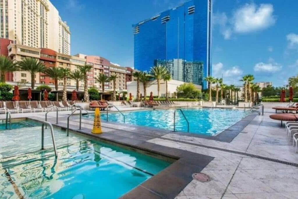 Mgm 15803 Studio Strip View By Orgoto Las Vegas Bagian luar foto
